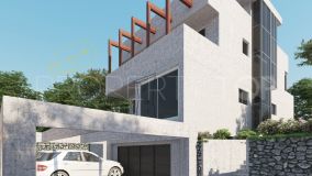 Plot with project to build a villa in the heart of Nueva Andalucía