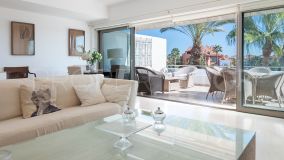 Duplex penthouse for sale in Isla del Pez Barbero with 4 bedrooms