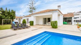 Villa for sale in Bel Air, Estepona Est