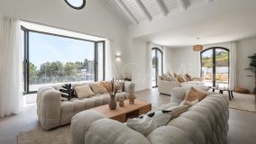 Villa en venta en El Madroñal, Benahavis