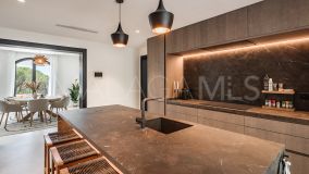 Villa for sale in El Madroñal, Benahavis