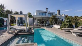 Villa for sale in Las Brisas, Nueva Andalucia