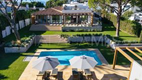 Villa en venta en Cumbres de Elviria, Marbella Este