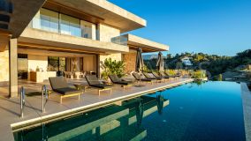 Villa for sale in El Madroñal, Benahavis