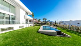 Villa for sale in Paraiso Alto, Benahavis