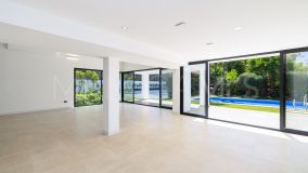 Villa for sale in Alta Vista, San Pedro de Alcantara