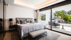 Villa for sale in Los Olivos, Nueva Andalucia