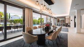 Villa for sale in Los Olivos, Nueva Andalucia