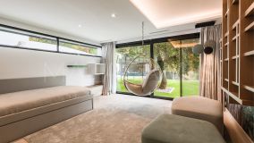 Villa for sale in El Madroñal, Benahavis