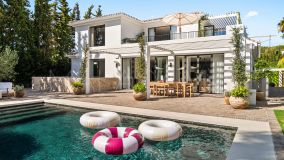 Villa for sale in Las Brisas, Nueva Andalucia