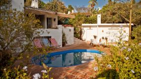 Ferme for sale in El Padron, Estepona Est