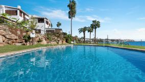 Front line beach Townhouse with panoramic views of the Mediterranean, in Estepona