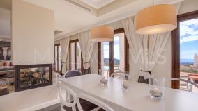 Villa for sale in Benahavis