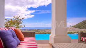 Villa for sale in Benahavis