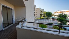 Apartamento en venta en Atalaya Golf, Estepona