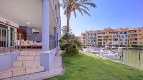 4 bedrooms ground floor apartment in Sotogrande Puerto Deportivo for sale