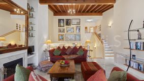 Villa for sale in Benahavis