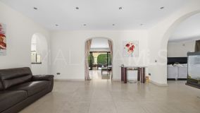 Villa for sale in Bel Air, Estepona Est