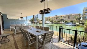 Apartamento planta baja de 4 dormitorios en venta en Isla Carey