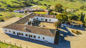 Gran finca cortijo, 7 dormitorios, 7 baños, 350 hectáreas de lujo viviendo con infinitas posibilidades, San Martín del Tesorillo.