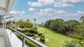 Front-line golf, fabulous, south-west facing, 3 bedroom, 3 bathroom apartment in the best secure and gated complex in Guadalmina Alta.