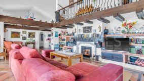 Villa for sale in New Golden Mile, Estepona East