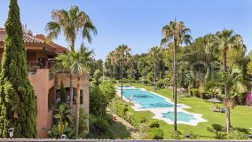 Very stylish, sunny and spacious 3 bedroom, 2 bathroom middle floor apartment in the prestigious, beachside area of Casasola-Guadalmina Baja