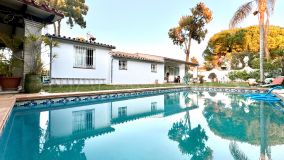 Villa for sale in Atalaya, Estepona East