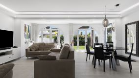 Villa for sale in Estepona