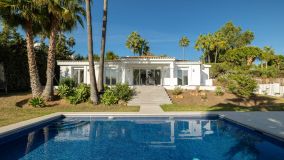 Villa en venta en Estepona