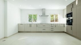 Villa en venta en Estepona