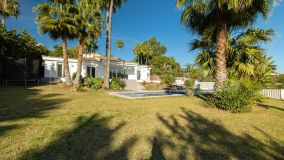 Villa for sale in Estepona
