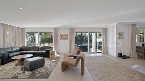 Villa for sale in Benalmadena