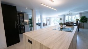 Villa for sale in Benalmadena