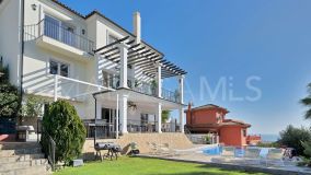 Villa en venta en Benalmadena