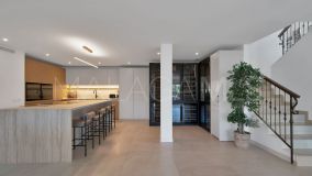 Villa for sale in Benalmadena