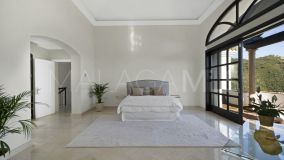 Villa for sale in Benahavis