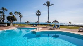 Ground floor apartment for sale in Estepona with 2 bedrooms