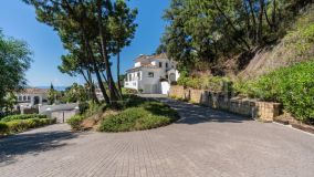Villa for sale in Benahavis