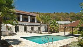 Villa for sale in Benahavis