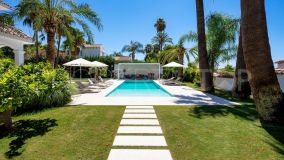 Villa en venta en Nueva Andalucia