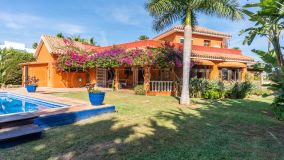 Se vende villa con 4 dormitorios en El Paraiso