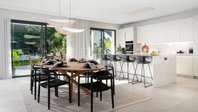 Comprar villa en Nueva Andalucia de 5 dormitorios