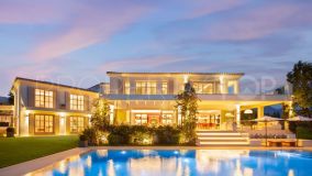 Villa a la venta con 6 dormitorios en Nueva Andalucia