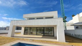 4 bedrooms villa for sale in La Duquesa