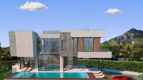 EXCLUSIVE 5 BEDROOM MARBELLA GOLDEN MILE VILLA AT ONLY 200 METERS TO THE BEACH!