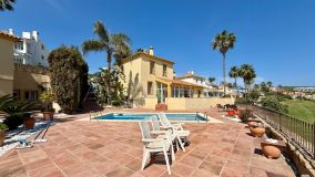 Villa for sale in La Duquesa Golf, Manilva