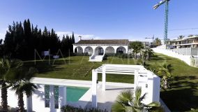 Villa en venta en Estepona