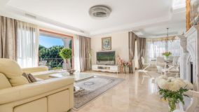 Villa for sale in Hacienda las Chapas, Marbella Öst