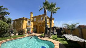 Villa en venta en Estepona